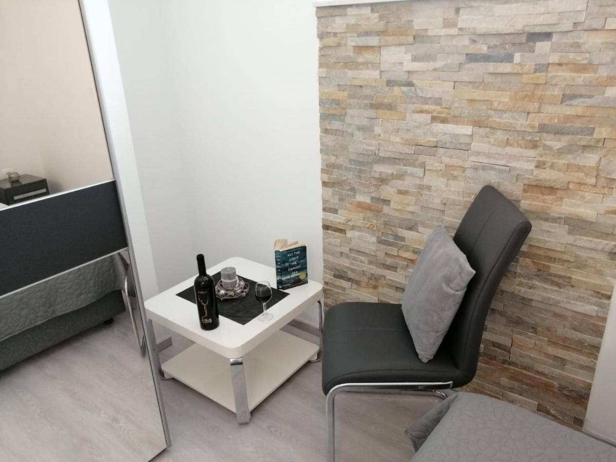 Apartment Leptir Podstrana Esterno foto